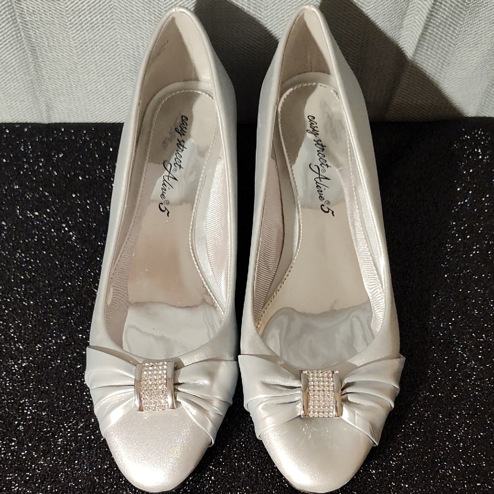 Easy Street Alive 5 Shoes